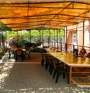 Garden pergola dining terrace